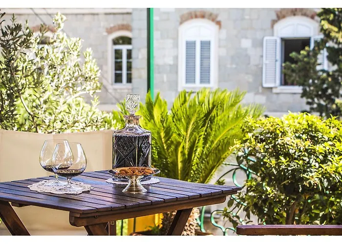 Smodlaka Апартаменти